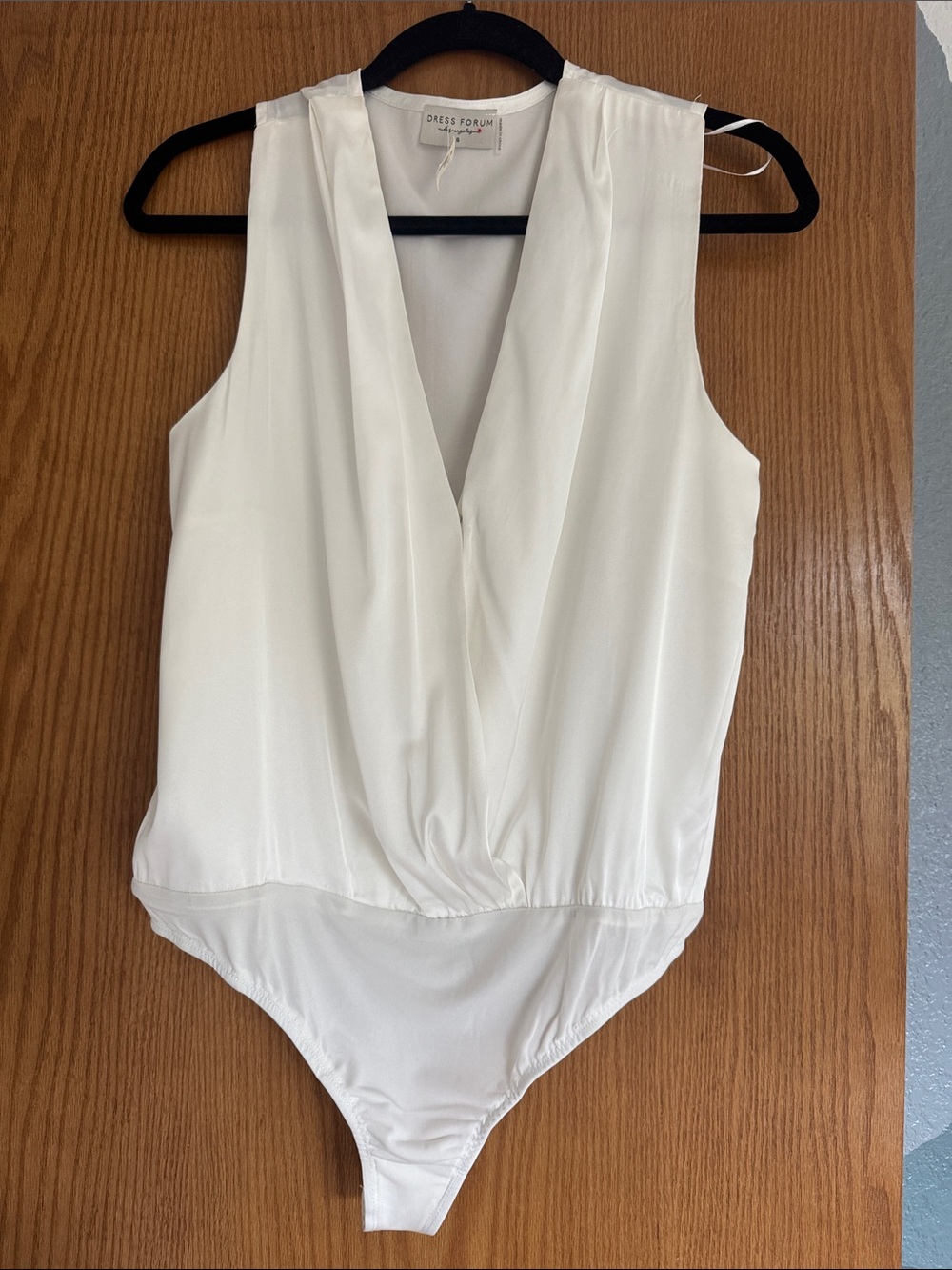 Dress Forum White Draped V-Neck Sleeveless Bodysuit